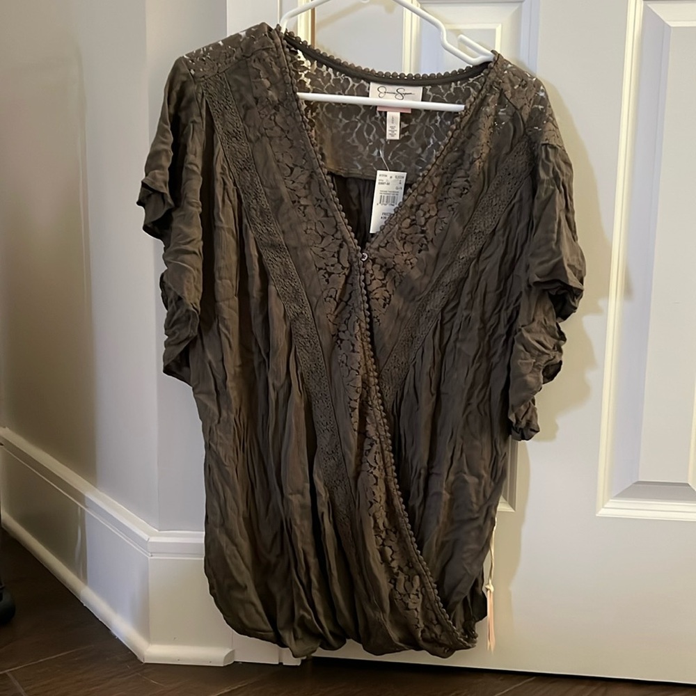 Jessica Simpson nursing top